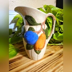 Vintage 1981 Holland Mold Co.  Pitcher